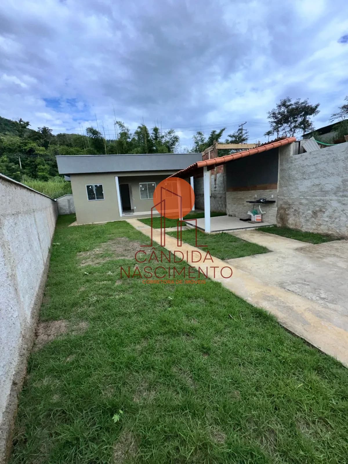 Casa de dois quartos e três banheiros no Condado